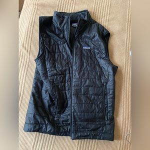 Light Patagonia puffer vest.